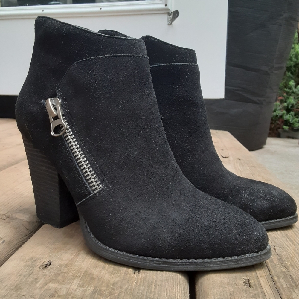Very Volatile heeled booties